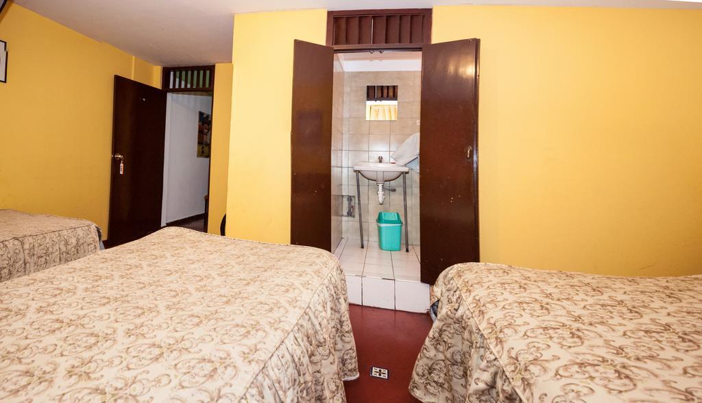 Hostal Iquique Lima Exterior foto